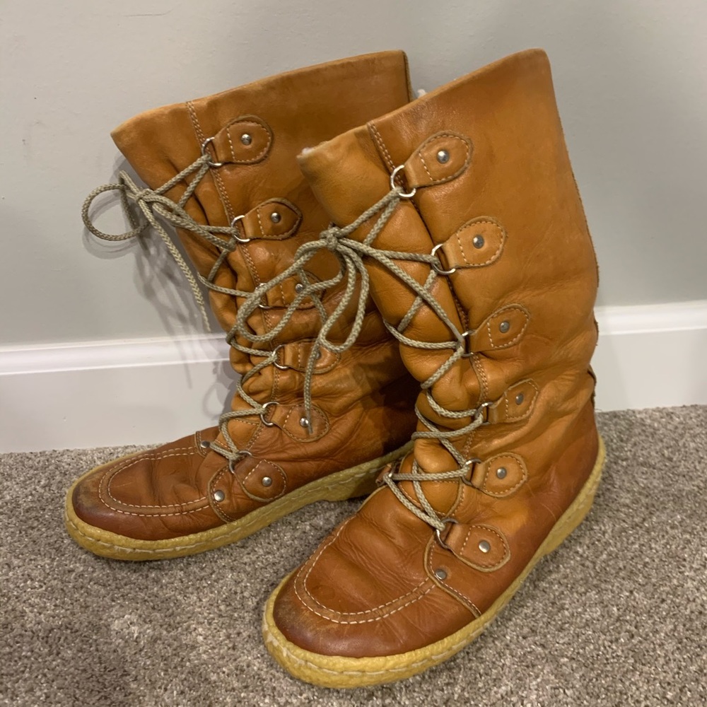Vintage Canadian leather winter boot Sherpa lined